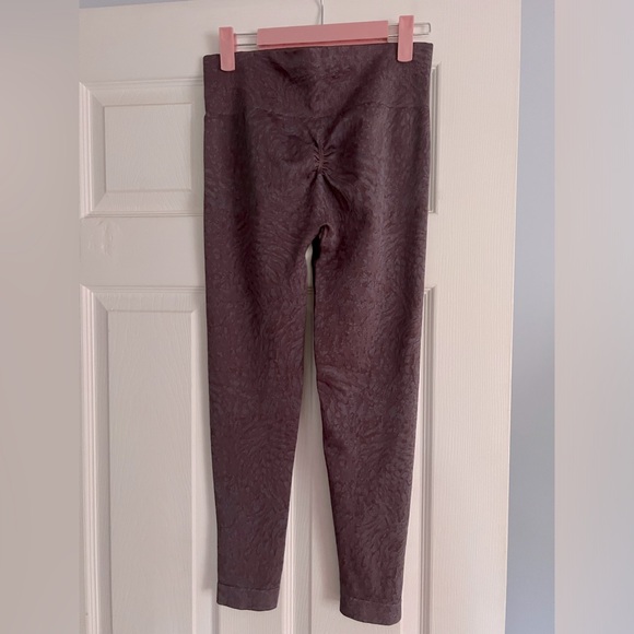 Gymshark Adapt Animal Seamless Leggings - Wild | Musk Lilac size L - Picture 5 of 7